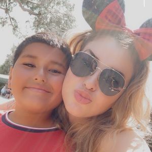 Meet your Posher, Nells